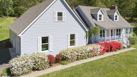 29 Small Mountain Dr