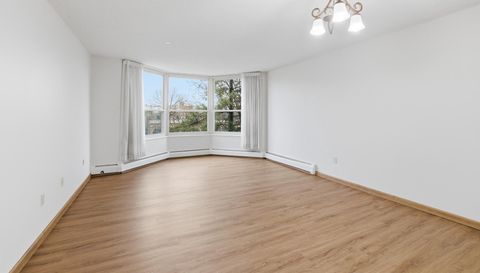 1425 W 28th Street W