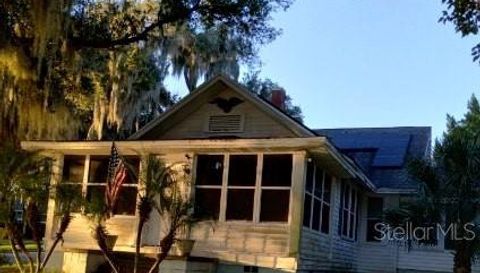 305 LAKESIDE AVENUE