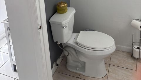 2050 NE 140th St APT 12