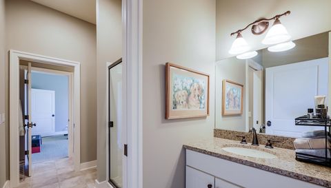 4209 N Oak Pointe Ct NE