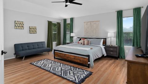 807 Clarence Bohls LN