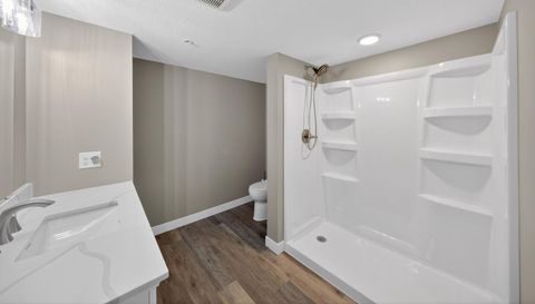 698 Shardlow Place NE