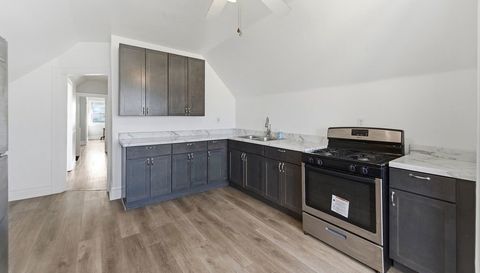 3252 E 136th Street