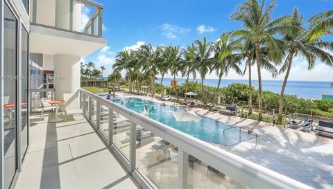 6899 Collins Ave