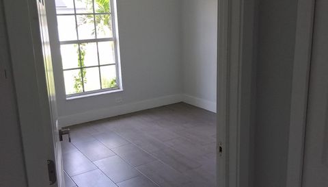 850 SW 15th St