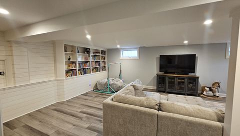 12817 S Surrey Ct