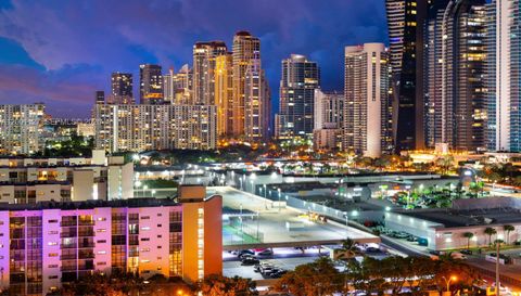 300 Sunny Isles Blvd