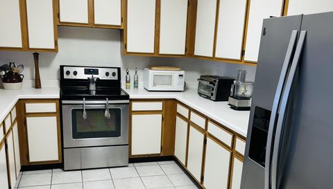 3930 S Roosevelt Blvd