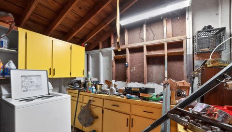 1508 W River Shore Way