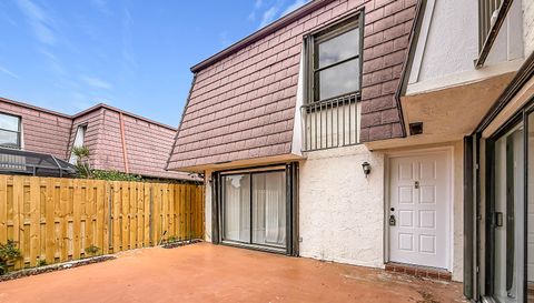 7496 Courtyard Run E