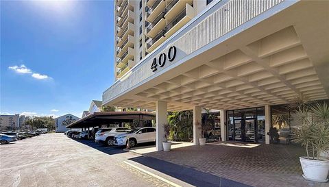 400 ISLAND WAY