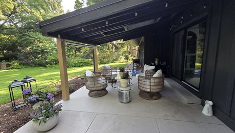3S220 Blackcherry Ln