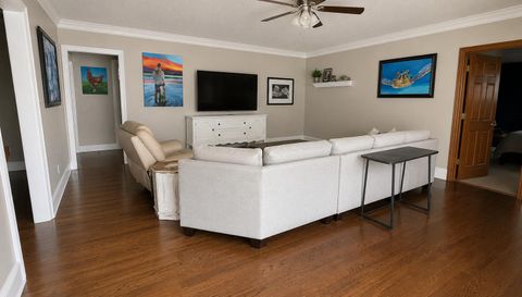 367 E Camellia Dr