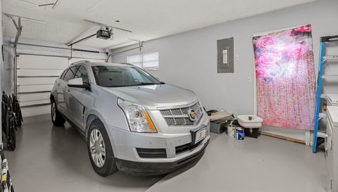 949 SE Breakwater Ave