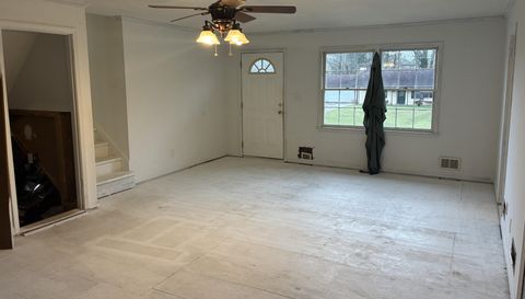 3417 Creekwood Dr SE