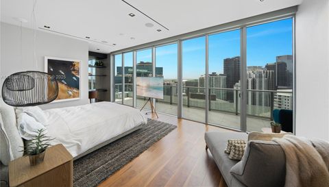 1300 Brickell Bay Dr