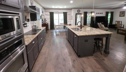 96 Oak Leaf Way