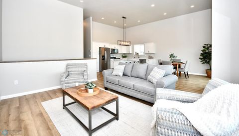 2387 Eagle Valley Drive S