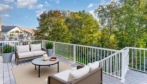 912 Aurora Circle