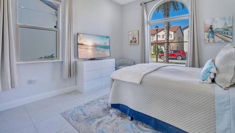 10481 ROYAL CYPRESS WAY