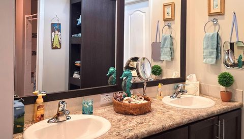 3925 Manatee Club Dr