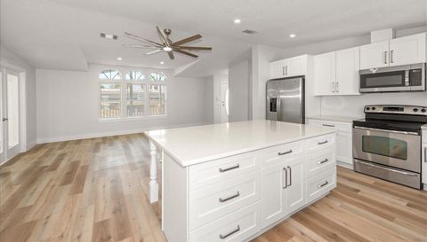 1119 Periwinkle Way Unit 355