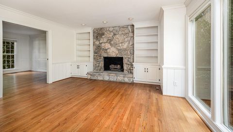 1820 Hunting Ridge Rd