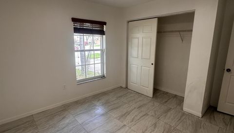 4502 Philadelphia Cir