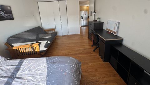 18 E Old Willow Road