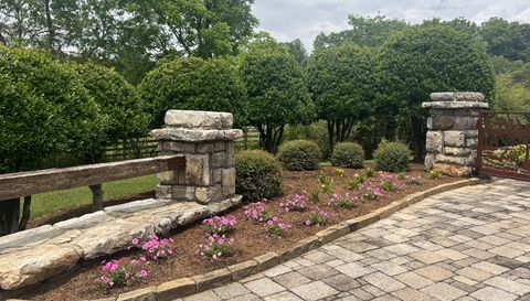 1052 Porter Creek Dr