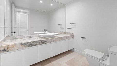 6124 Paradise Point Dr