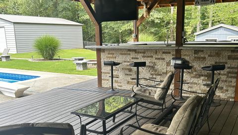 215 Iron Hill Rd