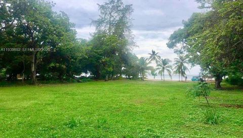 Roatan Island At Caribbean, Honduras