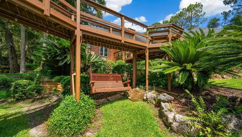 996 NW SCENIC LAKE DRIVE