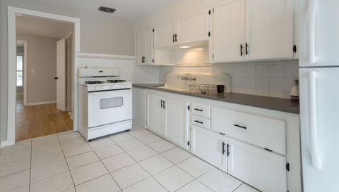2815 Dupont Avenue S
