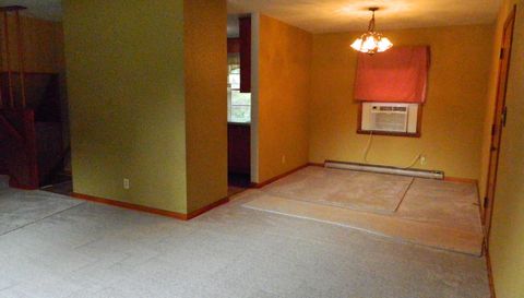 302 Mountain Gap Rd SE