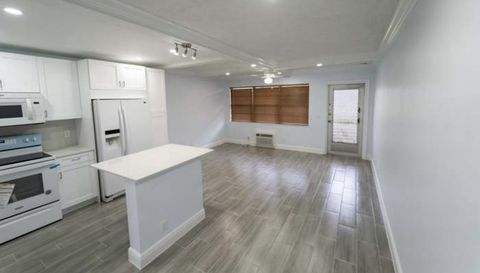 309 Windsor N