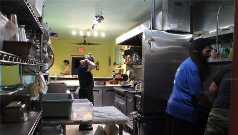 17 Calle Carlos Lebrun