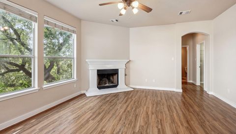 88 White Magnolia CIR