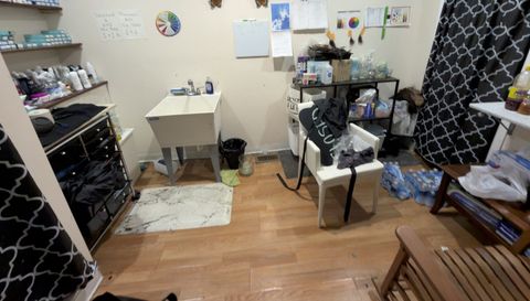 1011 N Western Avenue