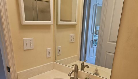 915 New Waterford Dr