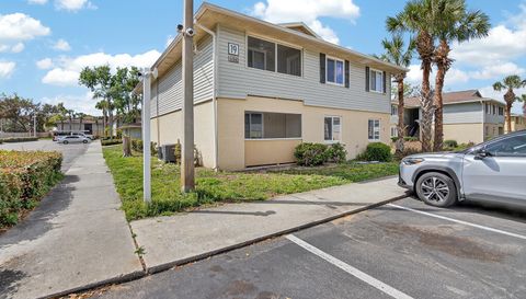 202 Red Maple Pl