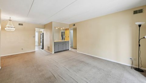 5401 Chateau Dr