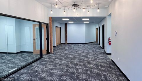 223 Broadway Avenue N