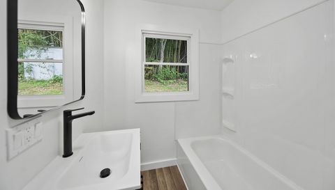1218 Sweet Creek Rd