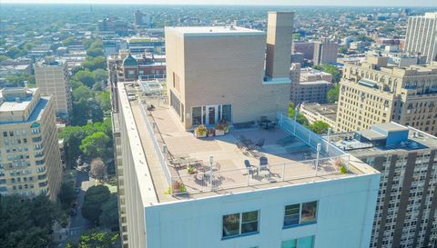 336 W Wellington Avenue