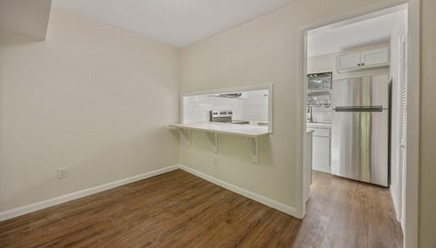 2110 Colony Dr SW