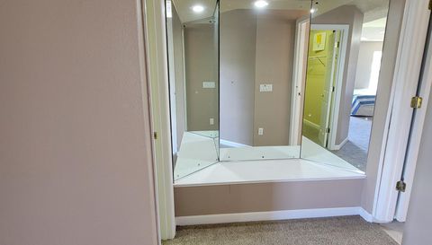 3145 Twisted Oak Loop