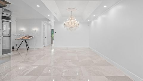 6124 Paradise Point Dr